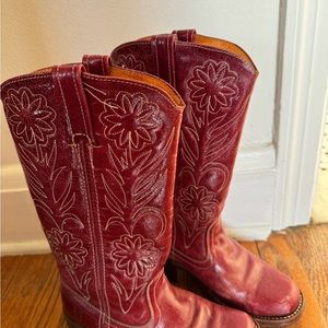 Vintage, rarely worn red leather with flower stitching Frye boots size 6.5
